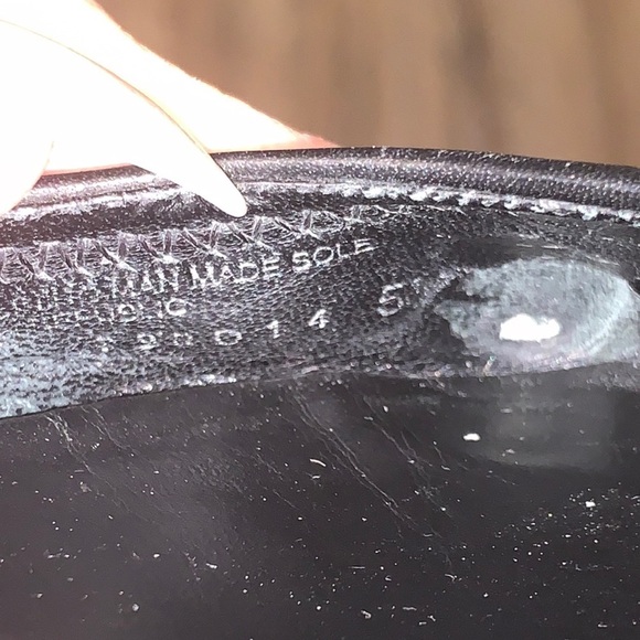 Tory Burch Reva flats in black. Gold buckle, size 5 1/2 - Picture 7 of 7